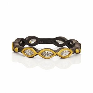 Elegant Gold and Black Women's Ring